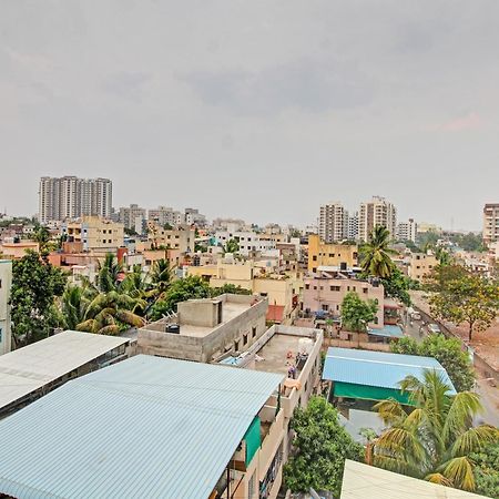 ホテル Collection O Crystal Pimpri-Chinchwad エクステリア 写真