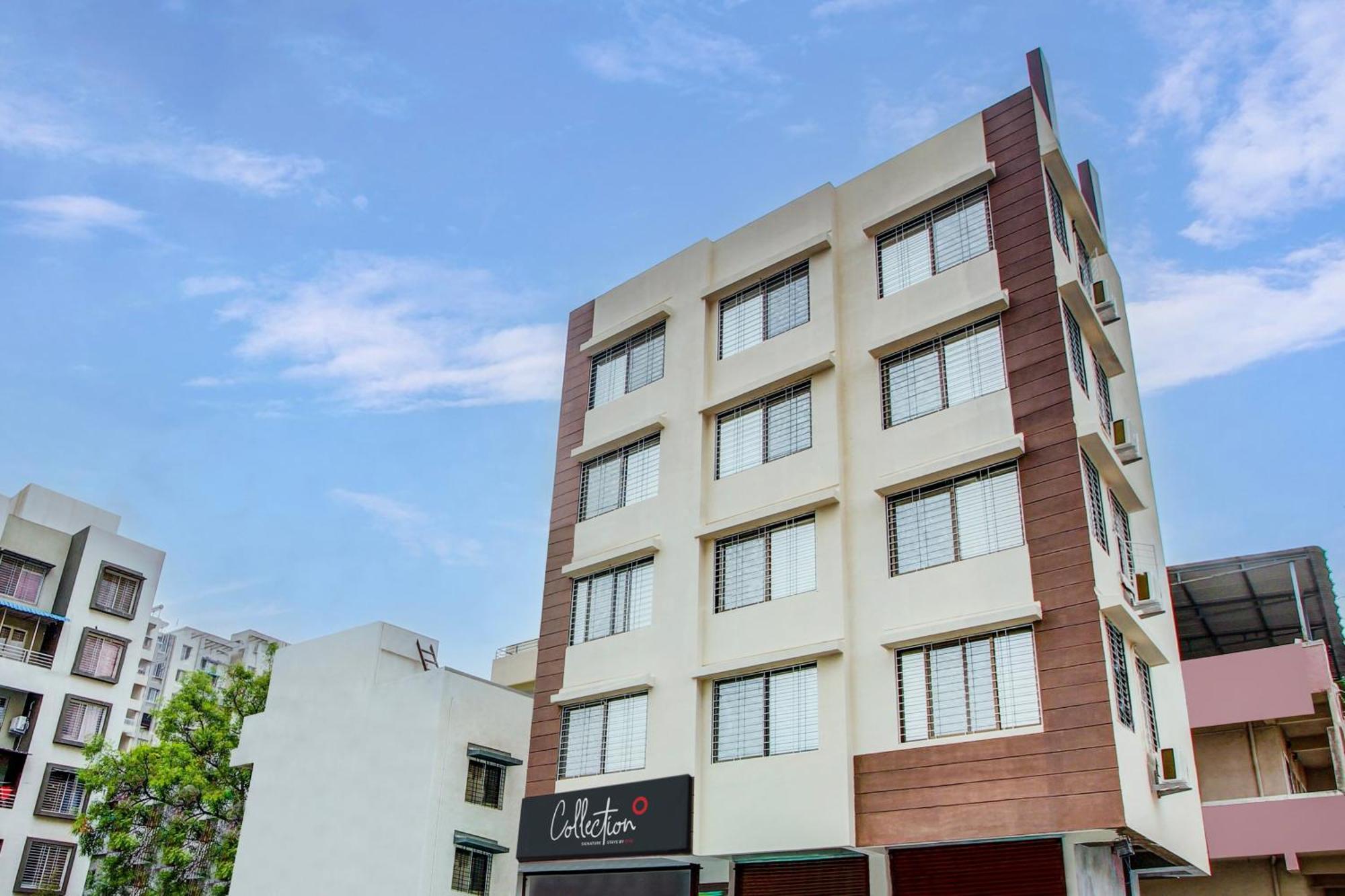 ホテル Collection O Crystal Pimpri-Chinchwad エクステリア 写真